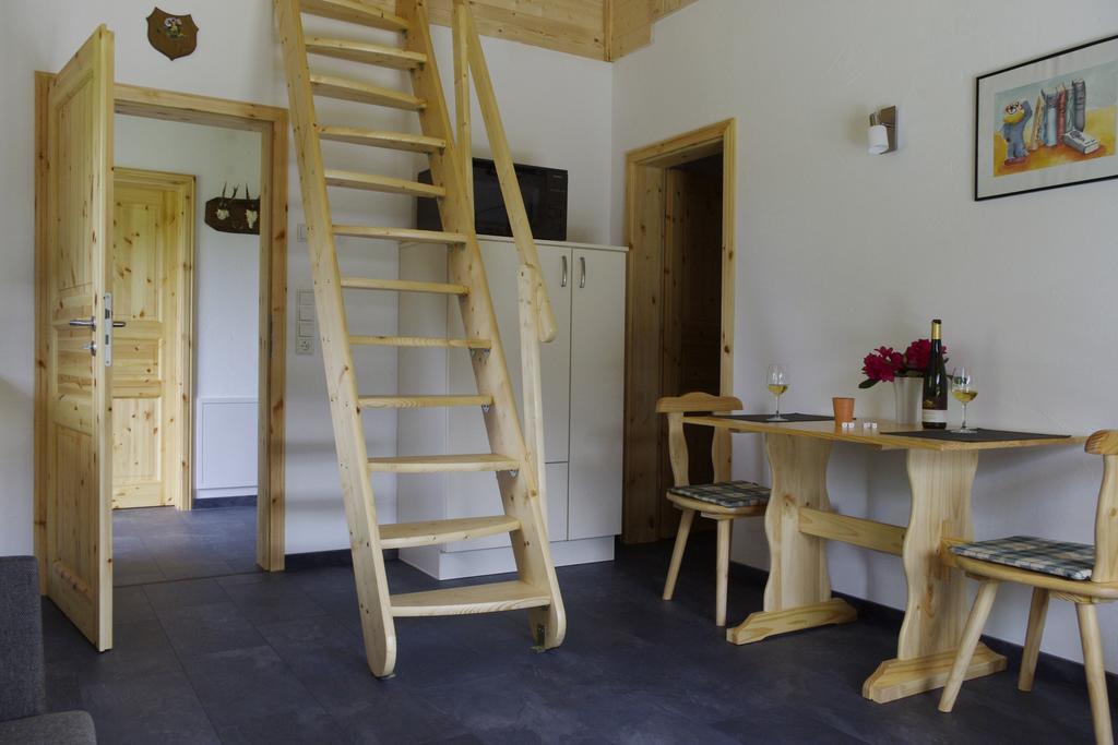 Huettenflair-Mosel Ferienwohnung Enkirch Esterno foto