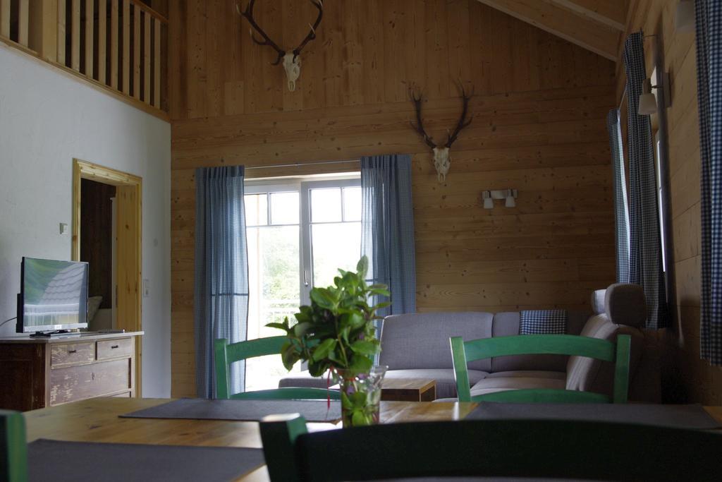 Huettenflair-Mosel Ferienwohnung Enkirch Esterno foto