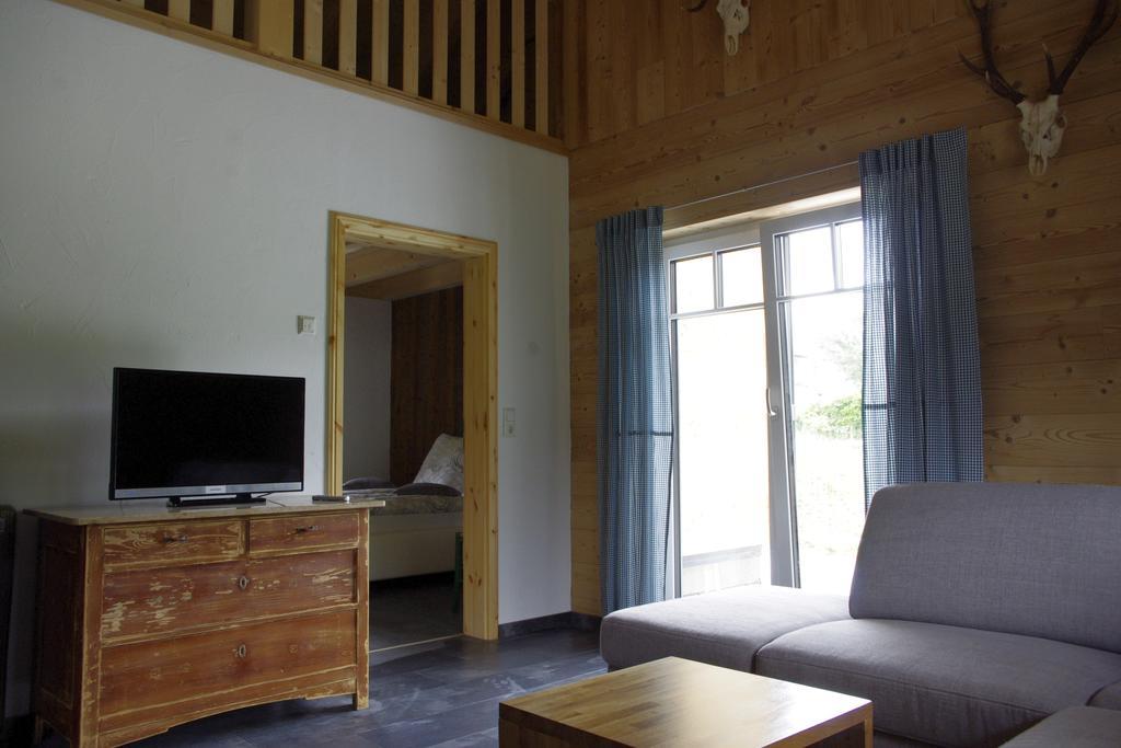 Huettenflair-Mosel Ferienwohnung Enkirch Esterno foto
